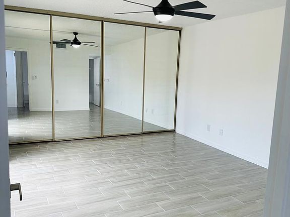 4th image of 1458 Park Shore Cir APT 2