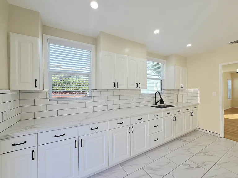 3633 Veteran Ave — Photo 11