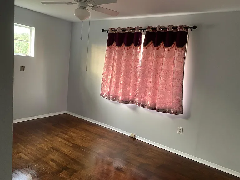 bedroom4