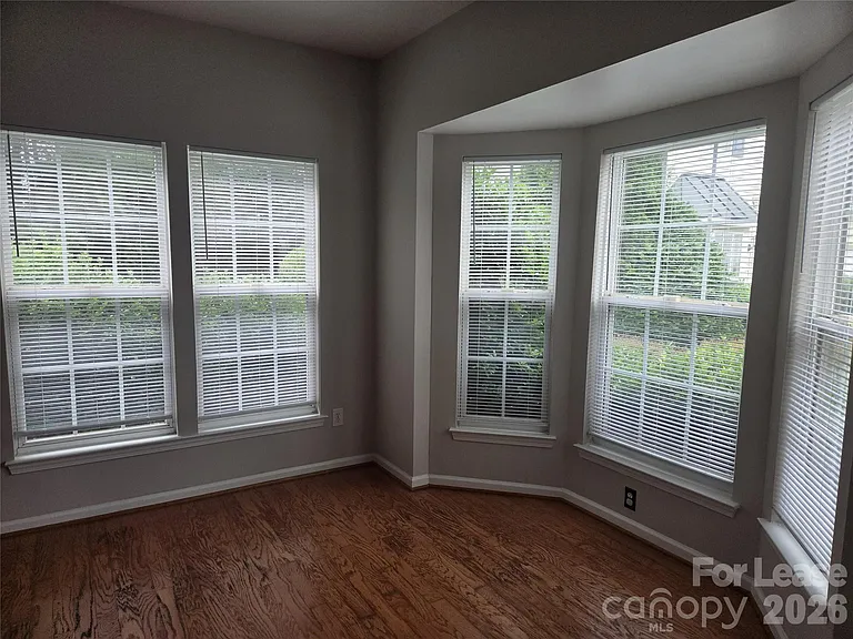 113 Kase Ct — Photo 2