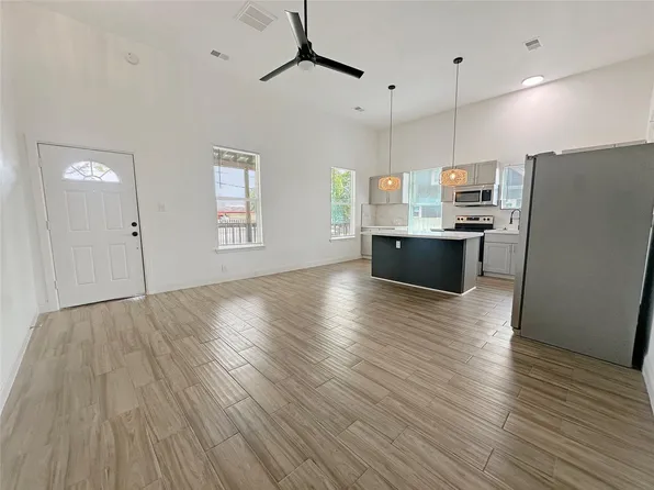 306 Stiles St #A, Houston, TX 77011