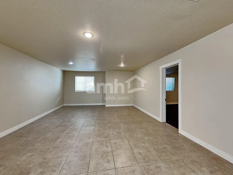 1190 S Inverness Dr — Photo 23