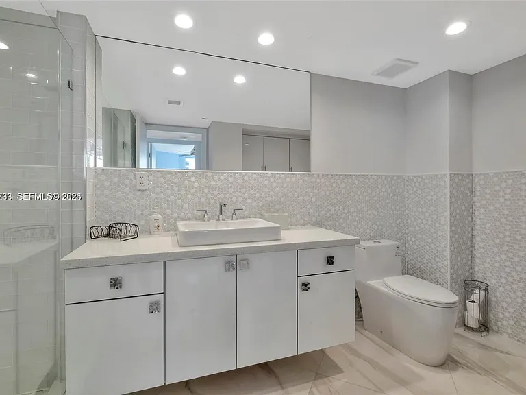 16425 Collins Ave #1612 — Photo 23