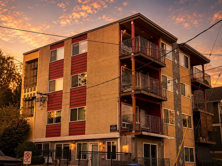 Barrett Square Apartments: Your Ideal Urban Home — Photo 24