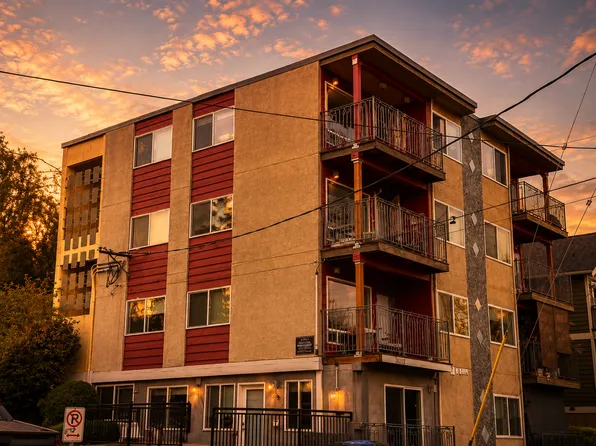 Barrett Square Apartments: Your Ideal Urban Home, 2856 14th Ave W APT 6, Seattle, WA 98119