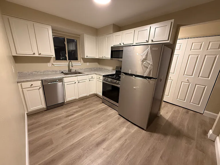 409 Brown Ave — Photo 1