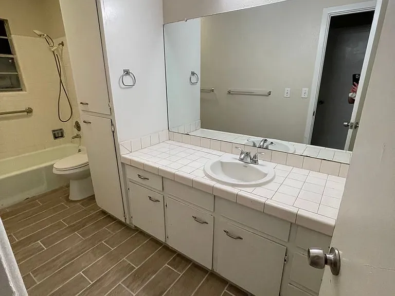 600 E Sunset Dr — Photo 7