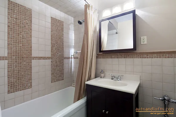 Sold by aptsandlofts.com | media 17