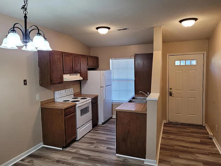 Kitchen / Entrance