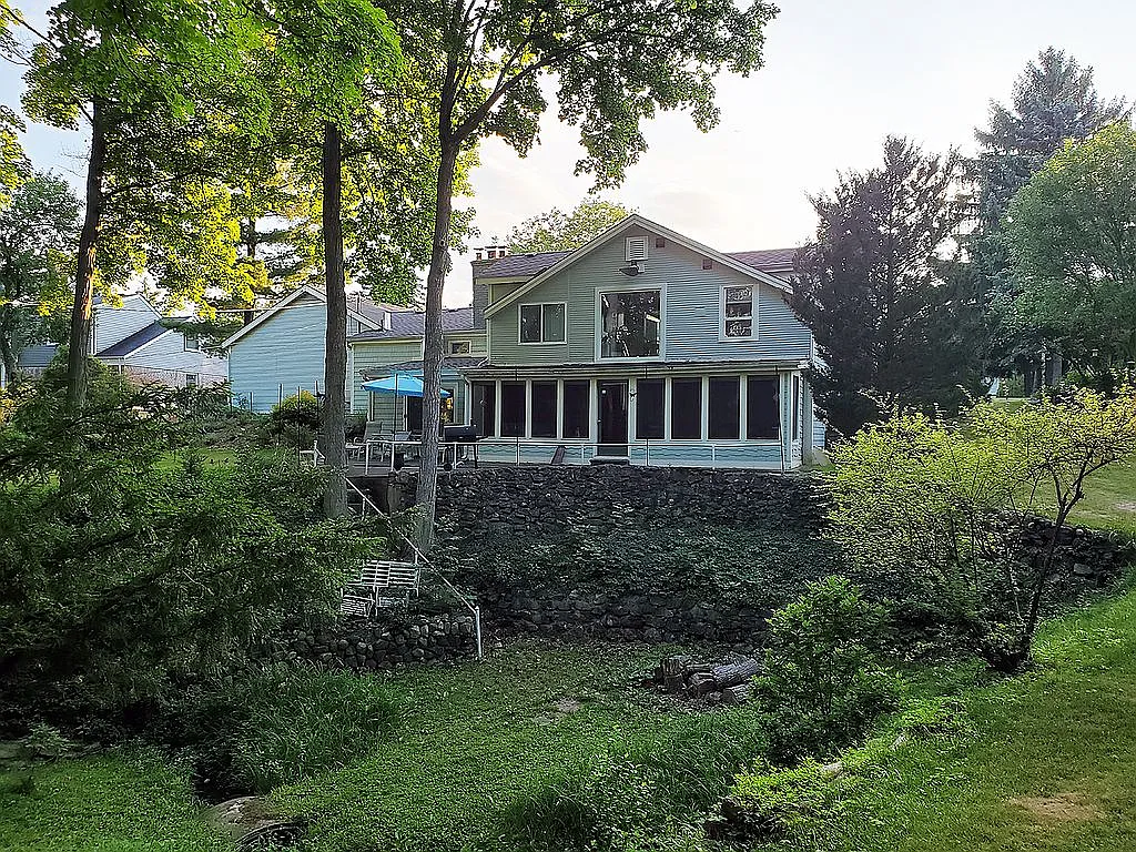 31120 Sleepy Hollow Ln photo 1
