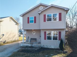 67 25th St NW, Barberton, OH 44203