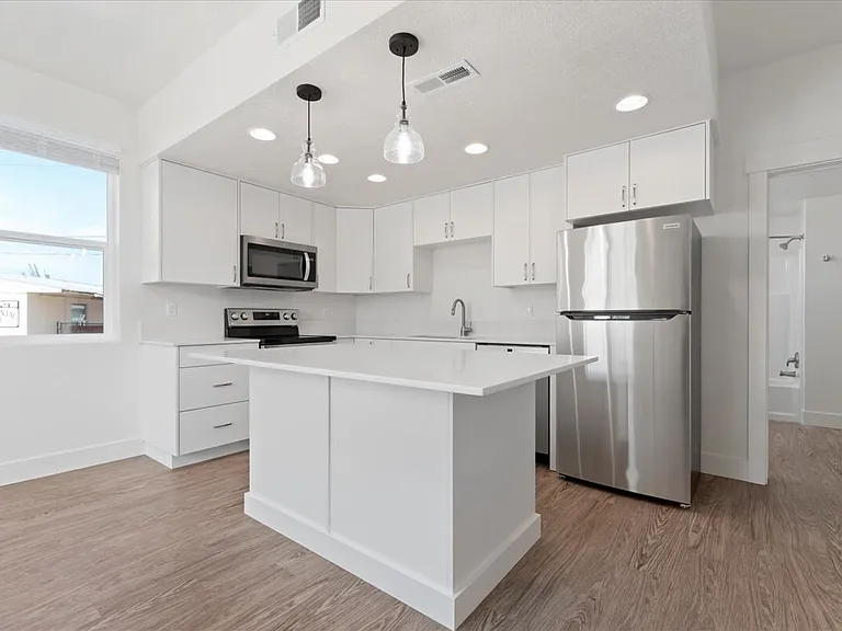 104 Davis Ave #1 — Photo 3