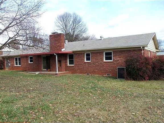 2nd image of 114 Robin Ln