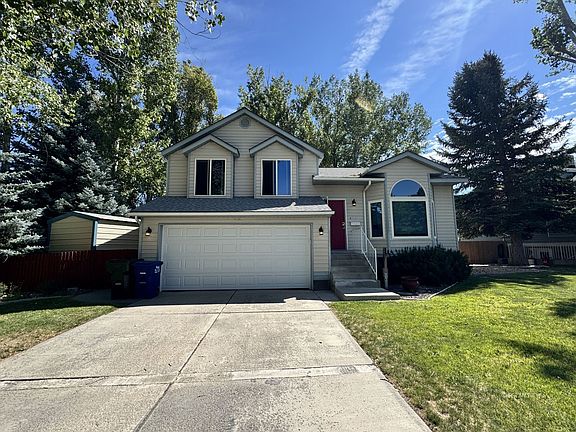 2nd image of 2126 Colonial Dr