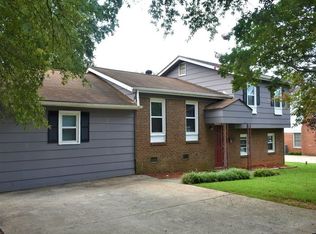 7016 Covecreek Dr, Charlotte, NC 28215