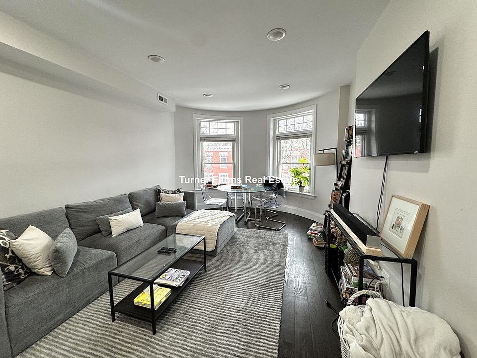 1st image of 7R Strathmore Rd #3R
