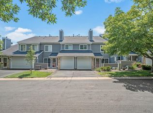 557 Marshland Trl, Chanhassen, MN 55317