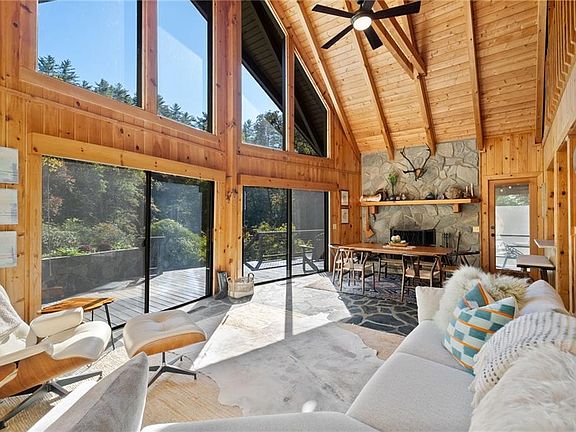 4th image of 1062 River Bend Rd