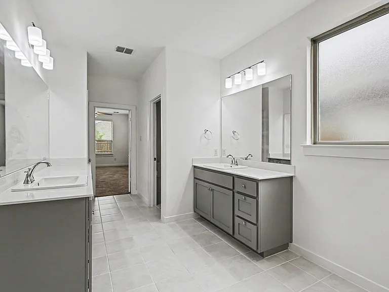 2653 Keokuk St — Photo 19