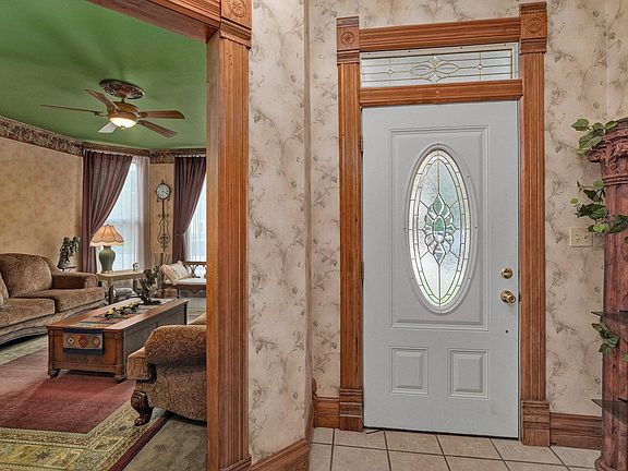 324 W Cherry St-5
