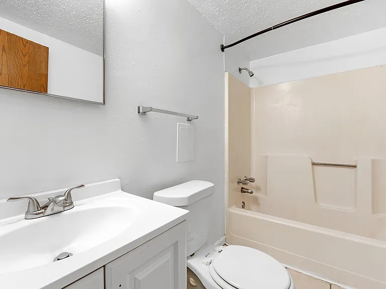 334 Mount Everest Dr — Photo 5