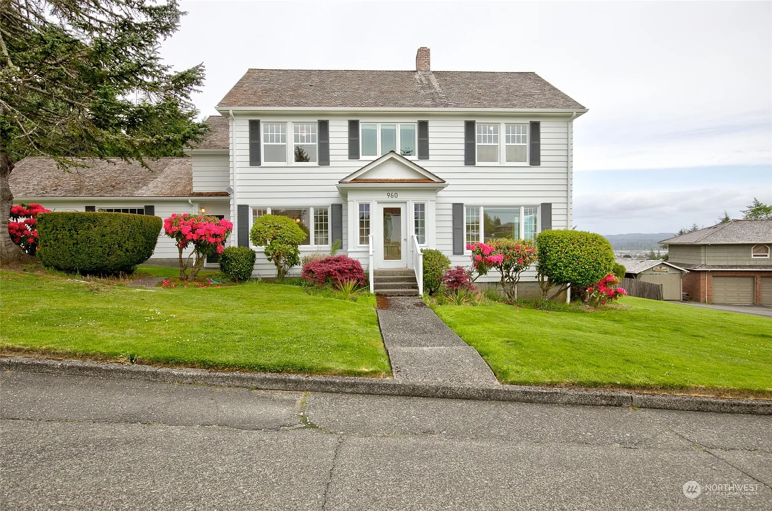 960 Rice Street photo 1