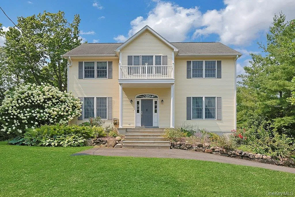 5 bed, 3.5 bath, 3400 sqft, $11,000 — Photo 1