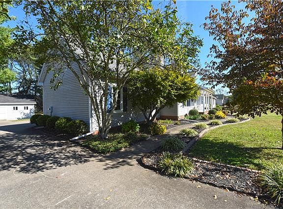 3rd image of 2220 High Meadow Dr