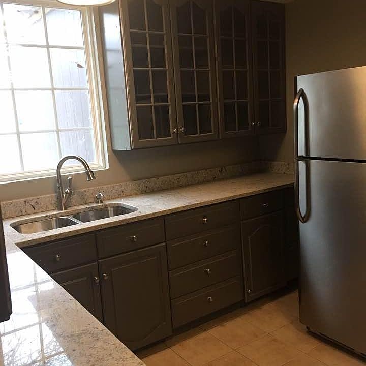 Granite, Stainless appliances - fridge/smooth top range
