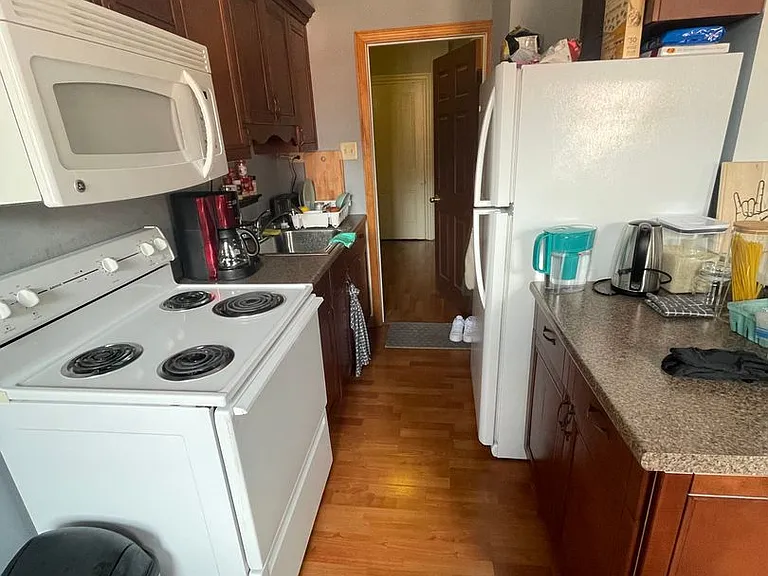 845 Western Avenue — Photo 2