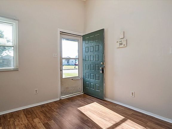 3rd image of 3822 Sugar Creek Cir
