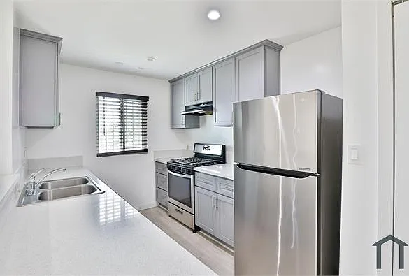 1881 W Jefferson Blvd #204 — Photo 7