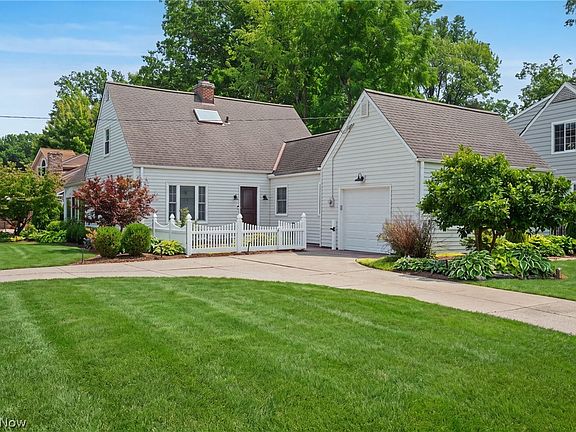 3rd image of 26737 Lake Rd