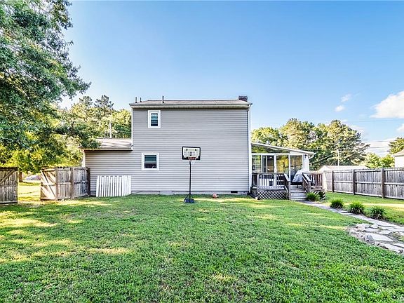5th image of 23925 Gaydell Dr