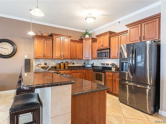 3rd image of 184 Plaza Gardens Ct Unit 5A