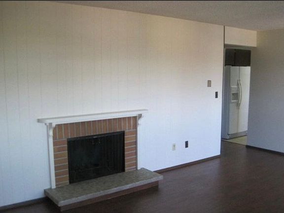 5th image of 2614 Cascade Pl W Unit 40
