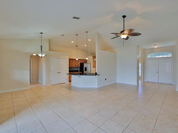 4th image of 519 Viceroy Ct