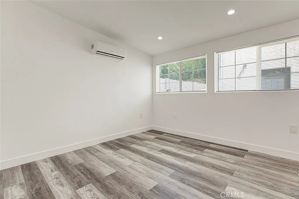Studio, 400 sqft, $1,500 — Photo 4
