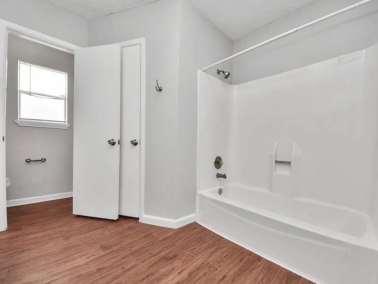 16714 Britford — Photo 24