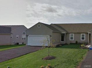 167 Slindes Woods Cir, North Syracuse, NY 13212