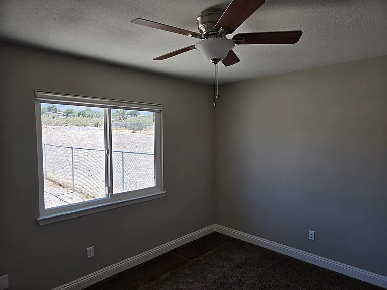 32673 Zircon Rd — Photo 11