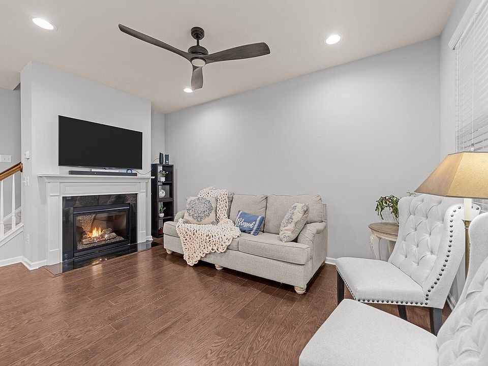 1st image of 10009 Lynnberry Pl