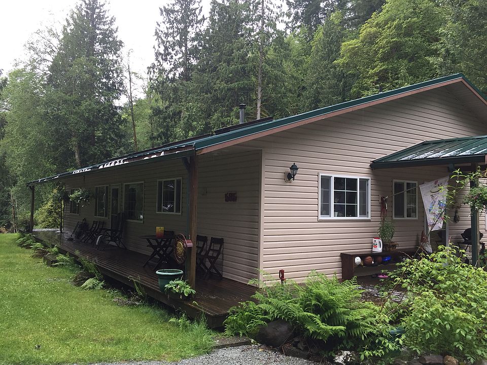 2nd image of 585 Summit Pl