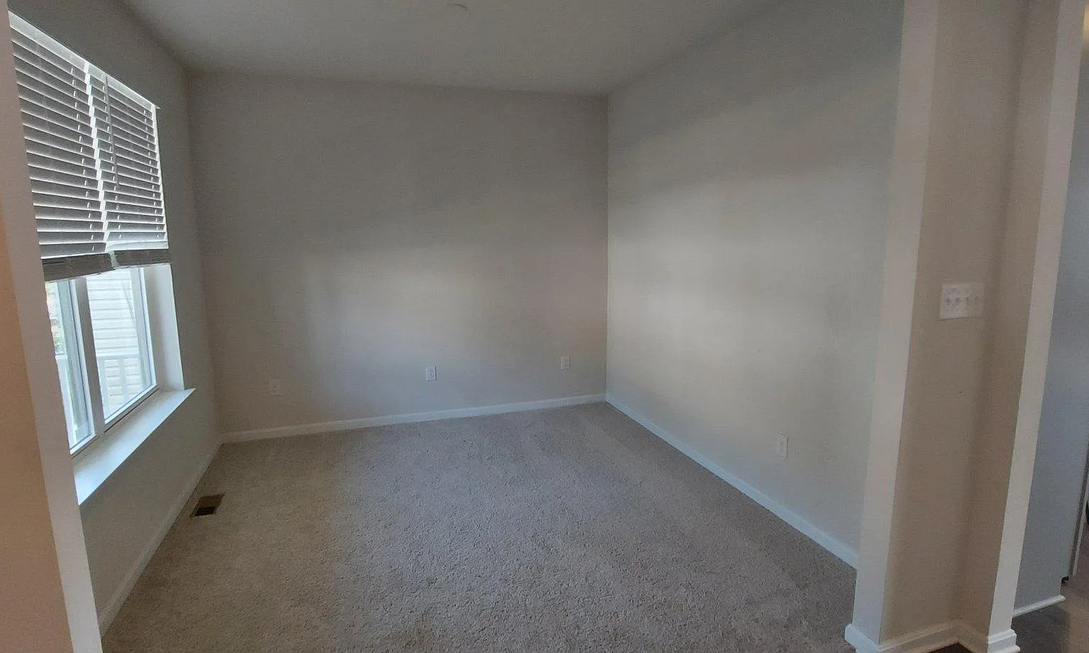 5 bed, 4.0 bath, 3532 sqft, $3,995 — Photo 3