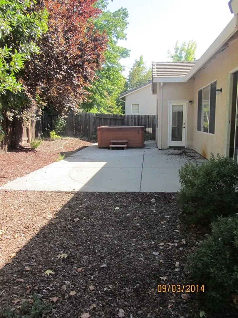 Great home available now — Photo 3