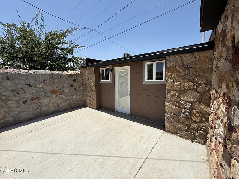 1709 N Stevens St — Photo 18