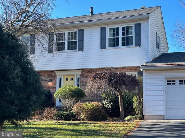 17224 Blossom View Dr, Olney, MD 20832