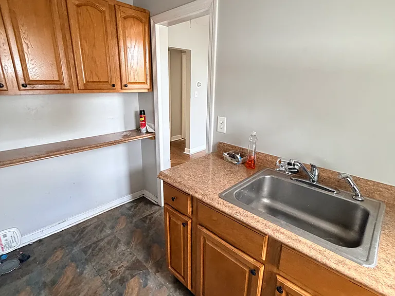 107 Dix St #1 — Photo 8
