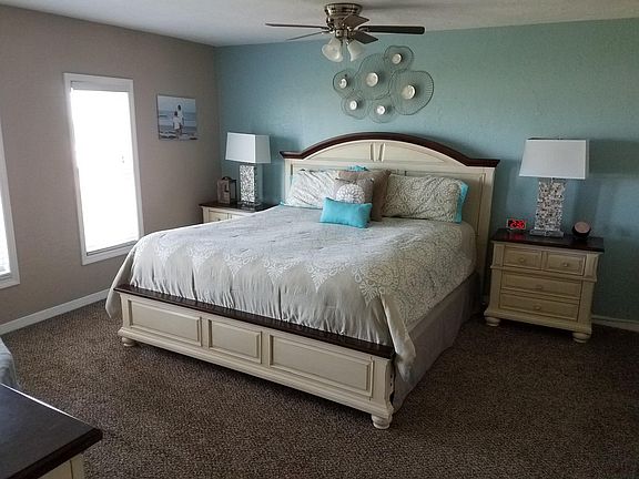 4th image of 660 Diplomat Blvd #B