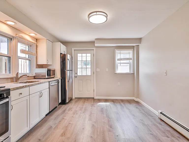 805 Main St — Photo 21